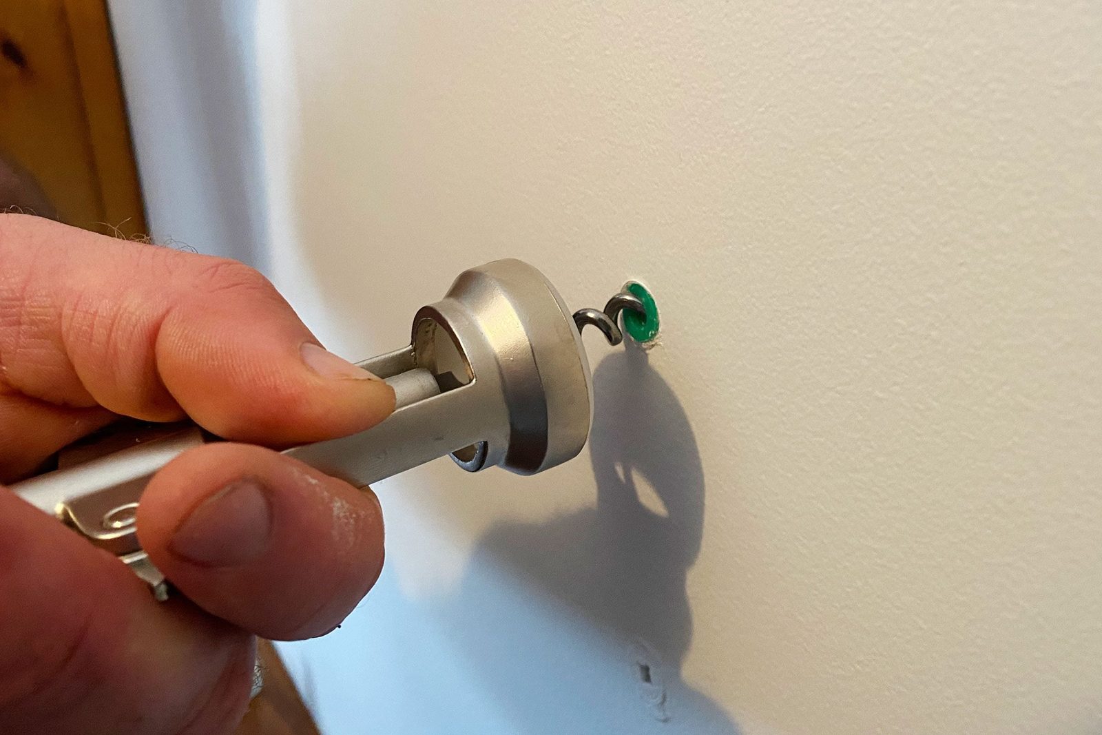We Tested This Internet Hack for Removing Wall Anchors