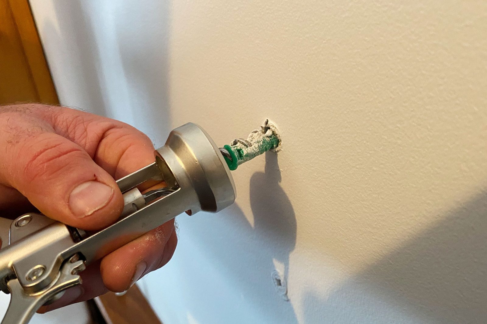 We Tested This Internet Hack for Removing Wall Anchors
