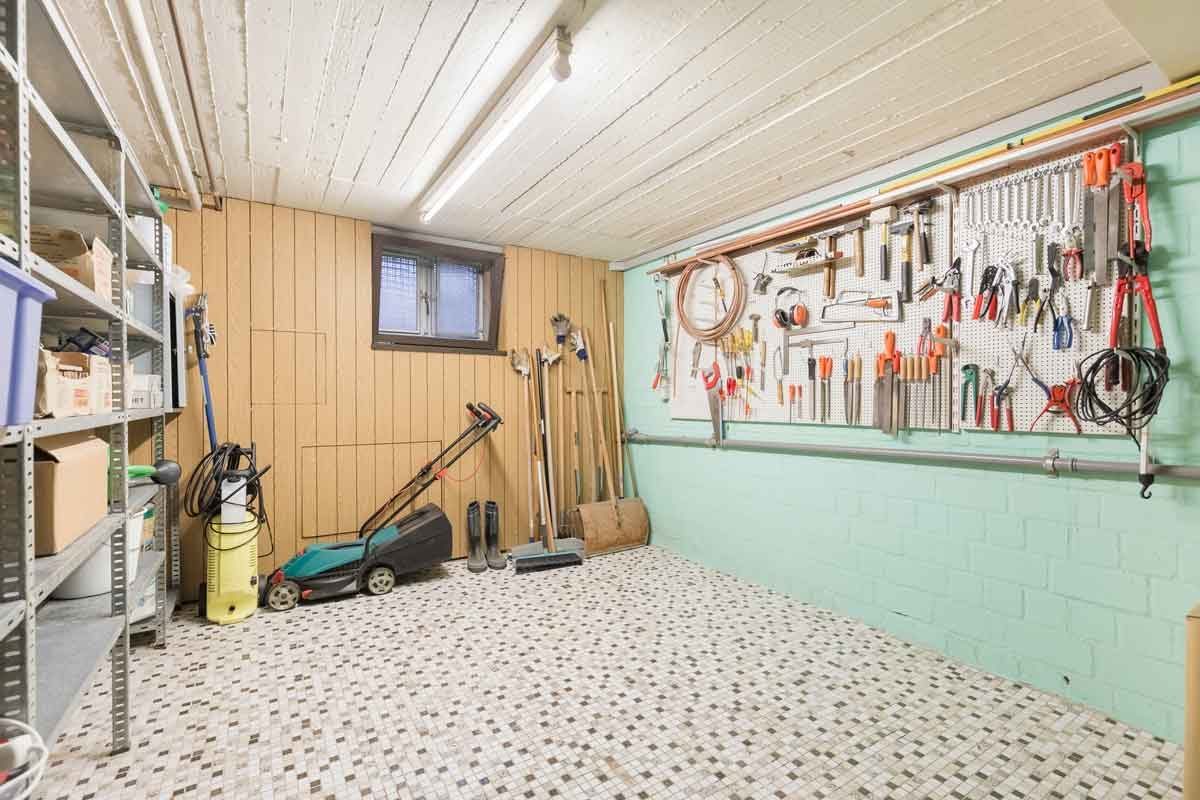 This is Where Bugs Hide in Each Area of Your Home