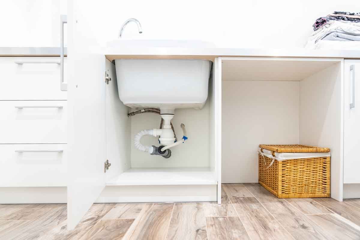 This is Where Bugs Hide in Each Area of Your Home