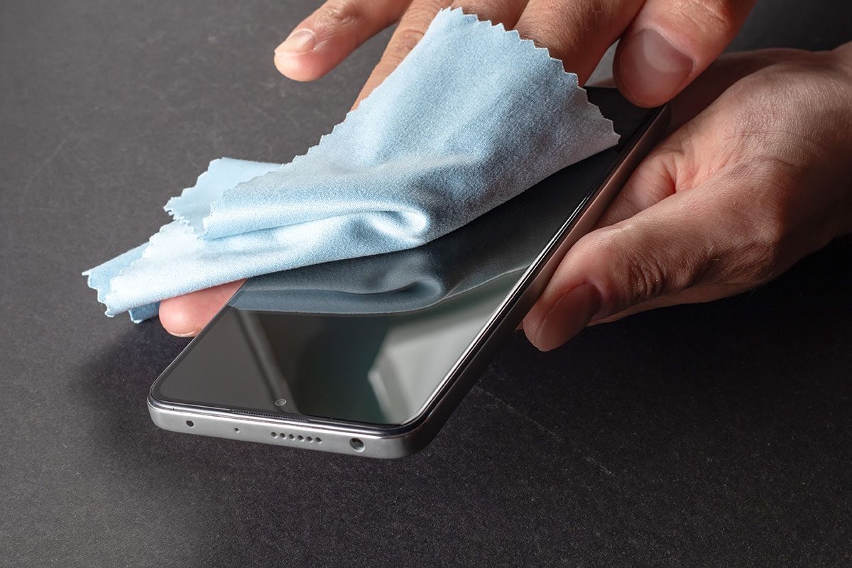 Can You Clean Your Cell Phone Screen With Glass Cleaner?