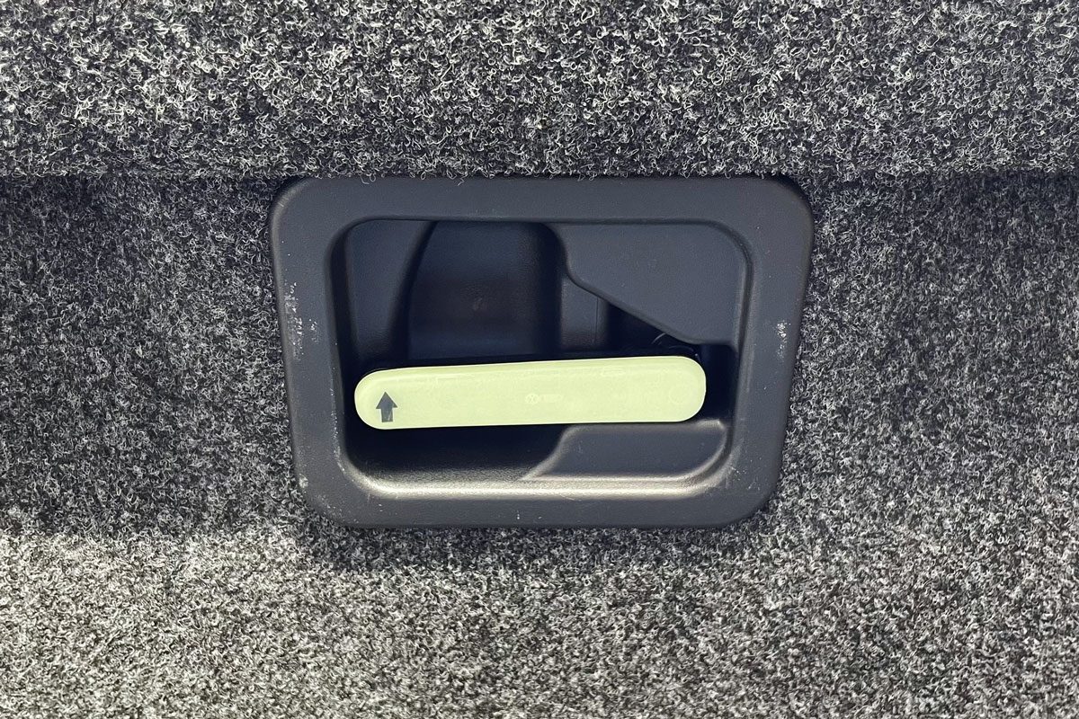 Do You Know Why Cars Have a Glow in the Dark Handle Inside the Trunk?