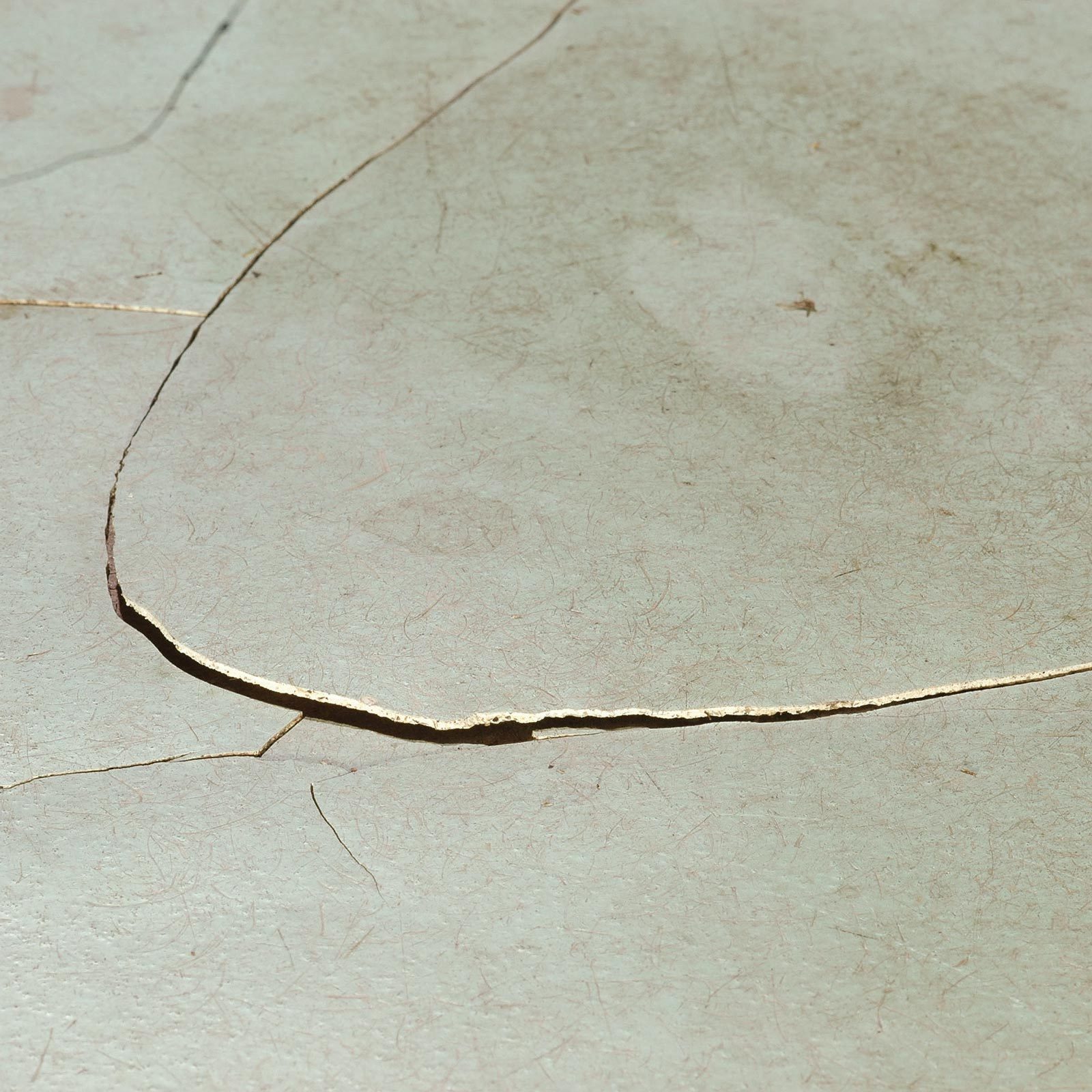 Do This Before Using Epoxy Floor Paint in Your Garage