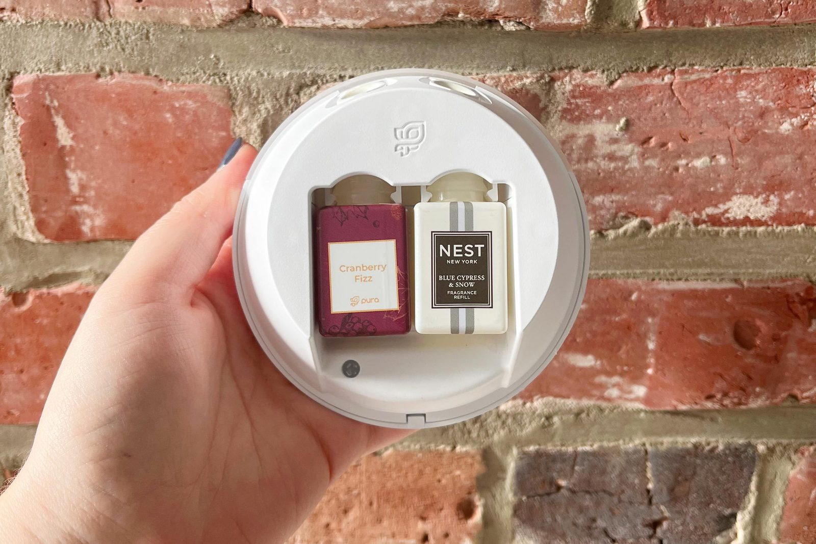How This Pura Smart Fragrance Diffuser Turns Homes into Holiday Retreats