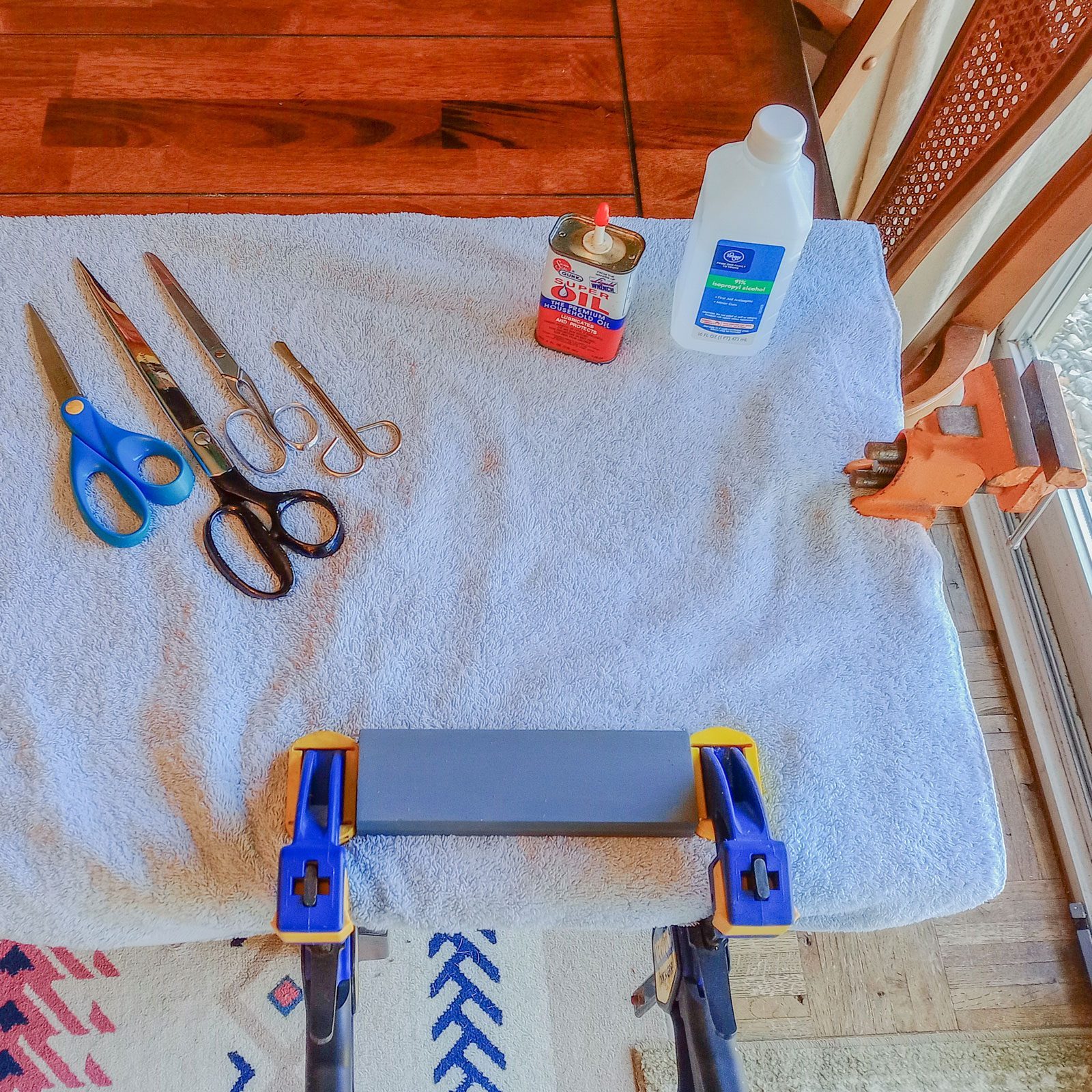 How to Sharpen Scissors Effectively