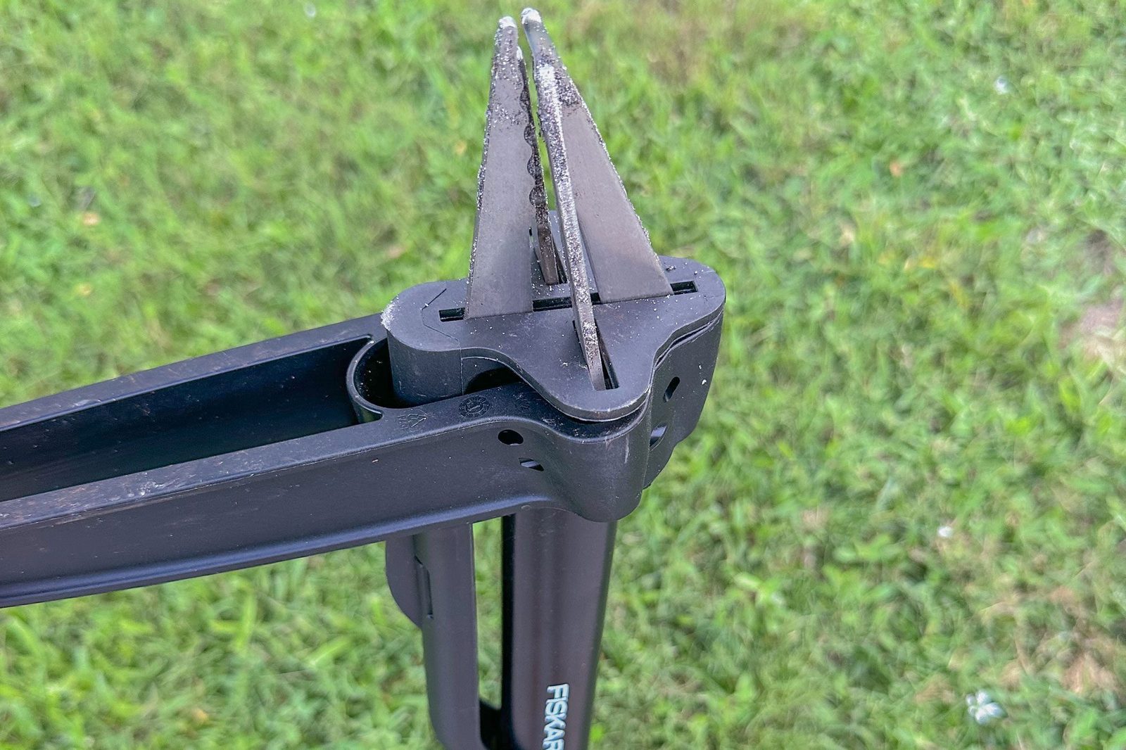 I Tried the Fiskars Deluxe Stand-Up Weeder and It Didn't Break the Bank or My Back