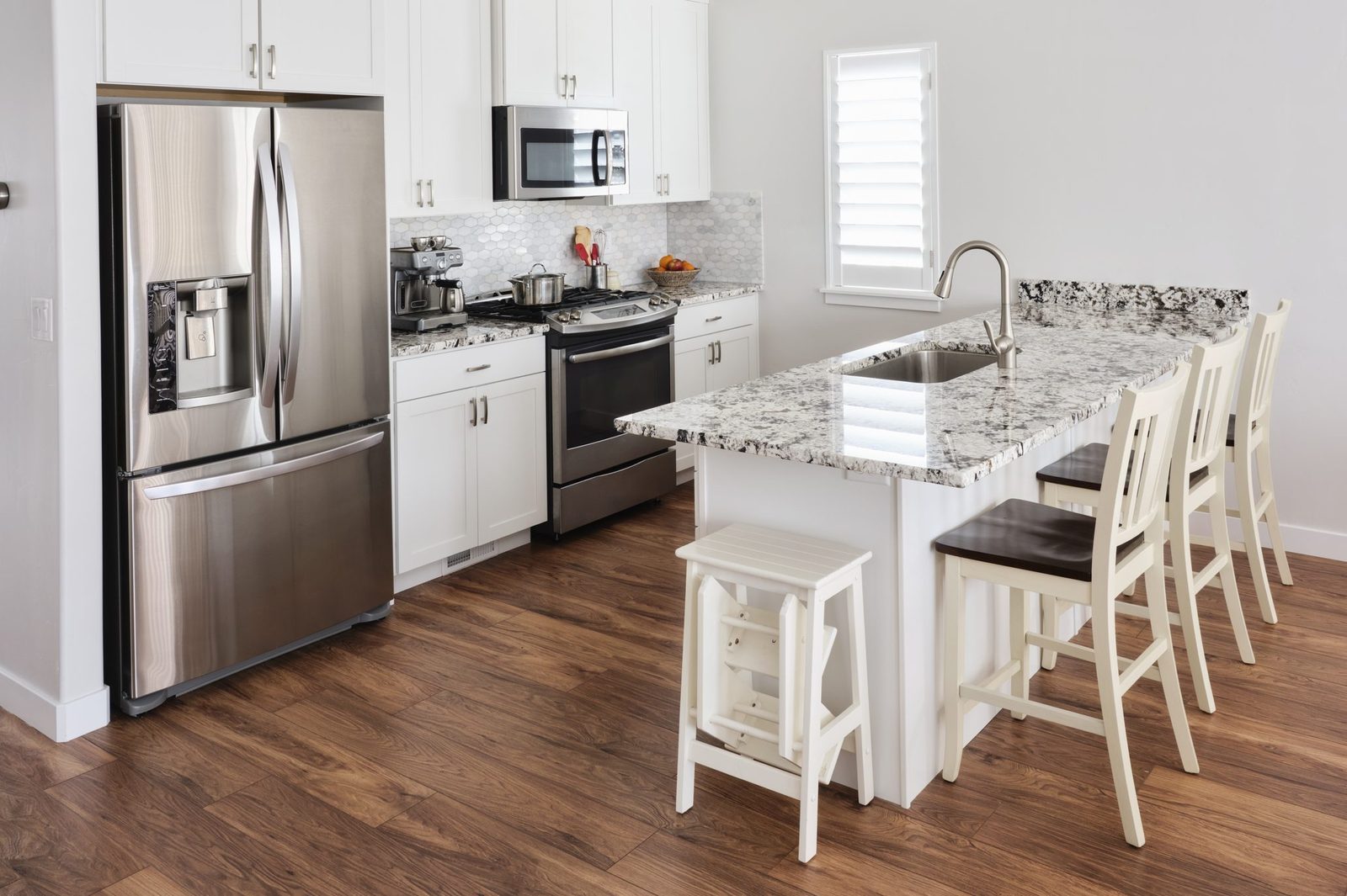 A Full Guide To Cleaning the Kitchen