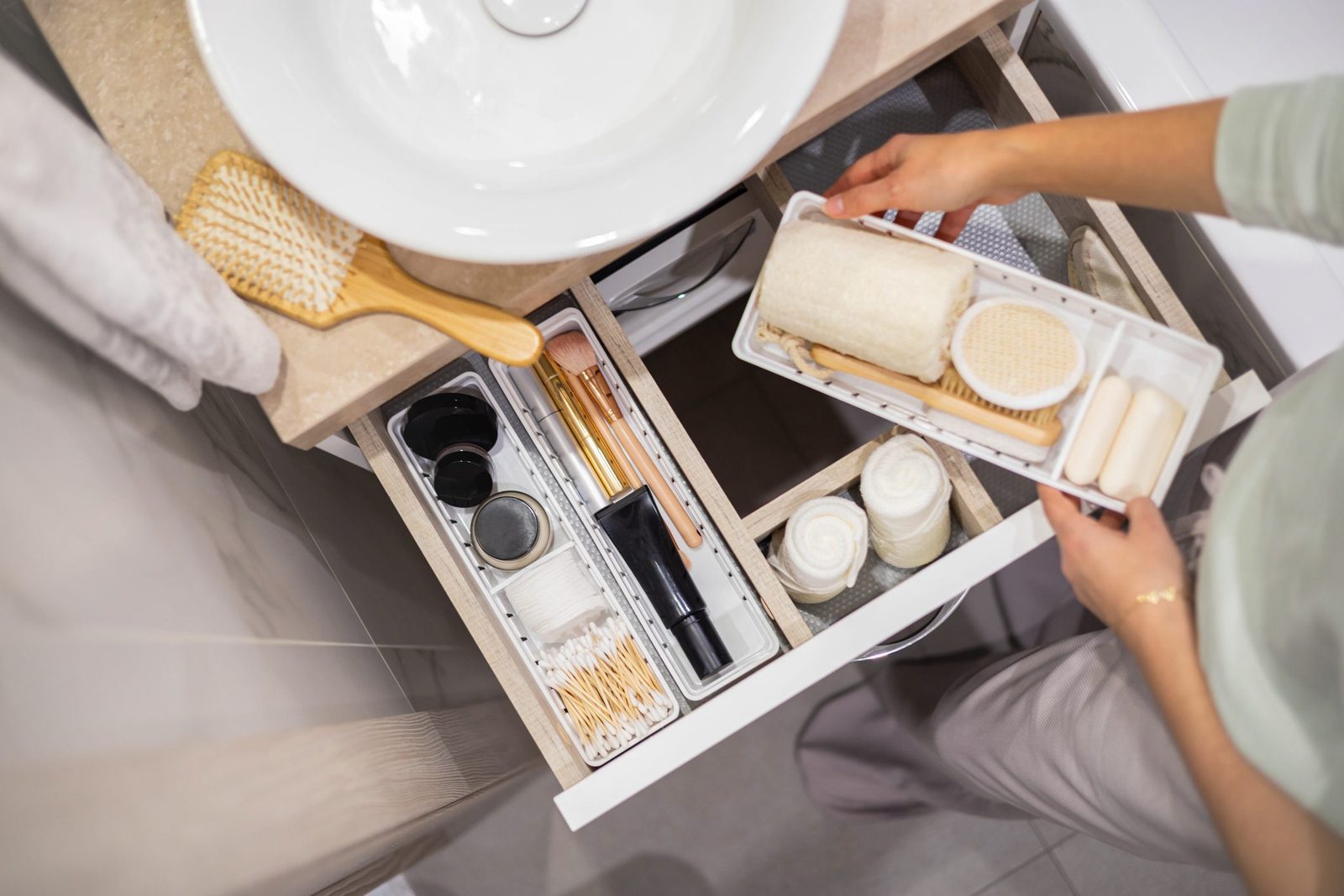 How to Start Decluttering When It Feels Overwhelming