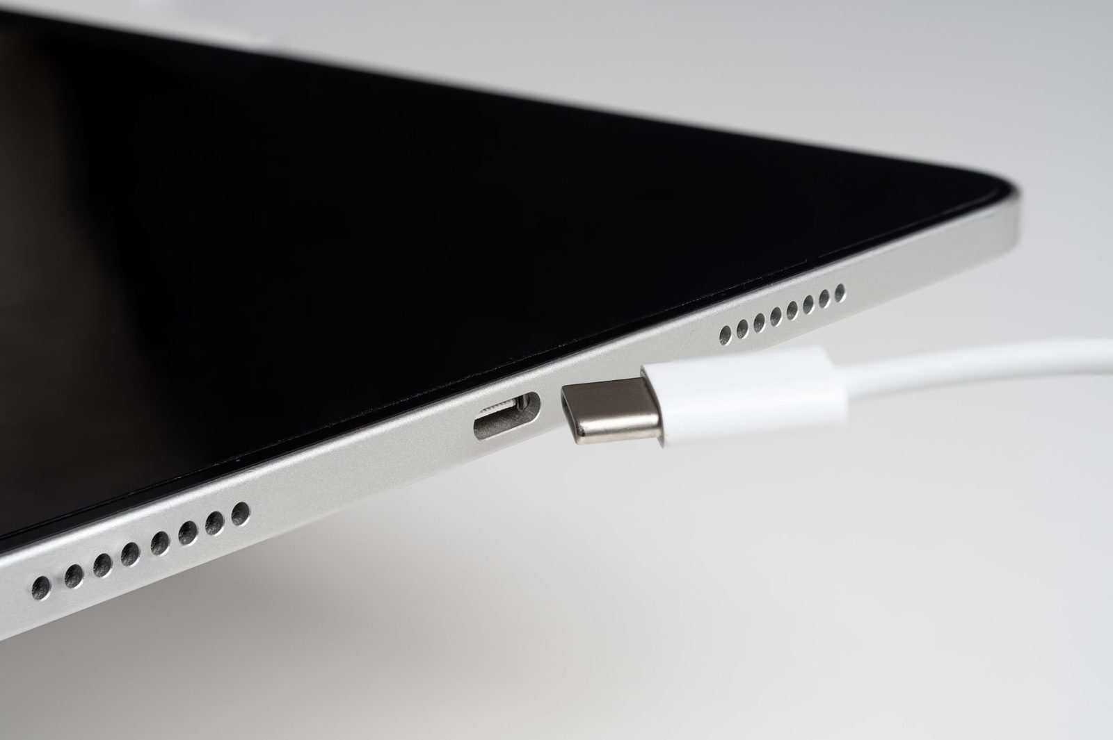 What's The Difference Between USB-C and USB-C PD?