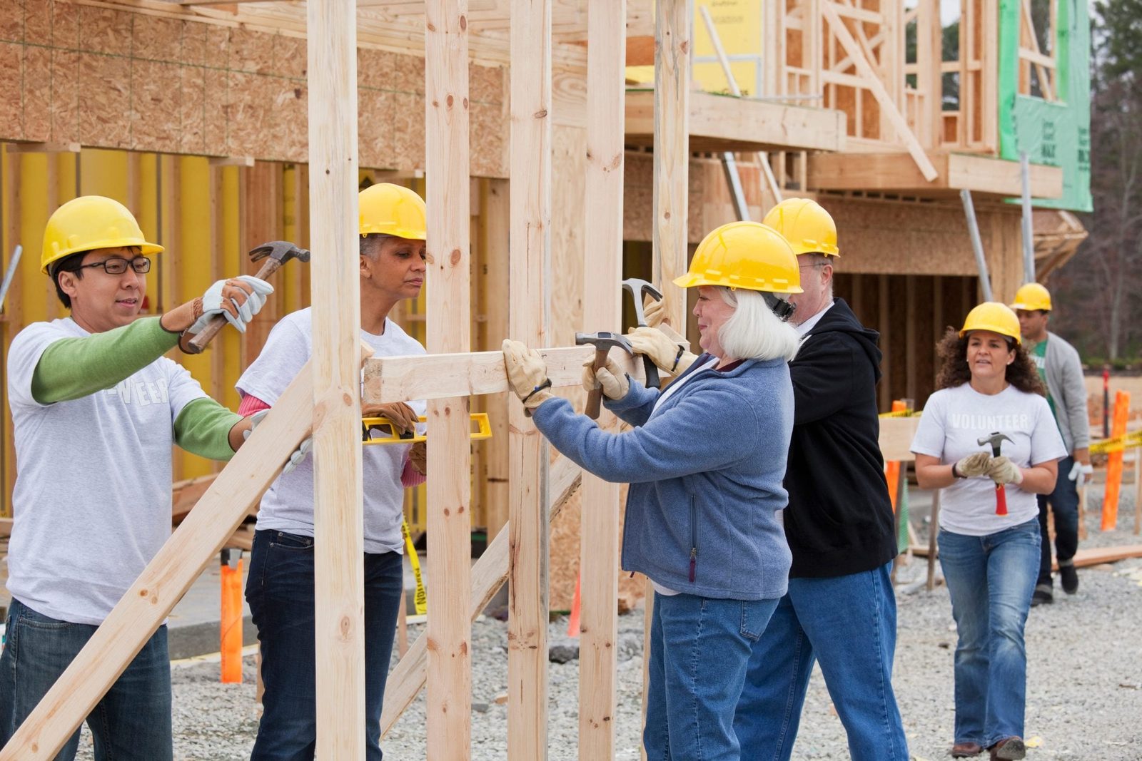 8 Volunteer Opportunities Where You Can Flex Your DIY Skills