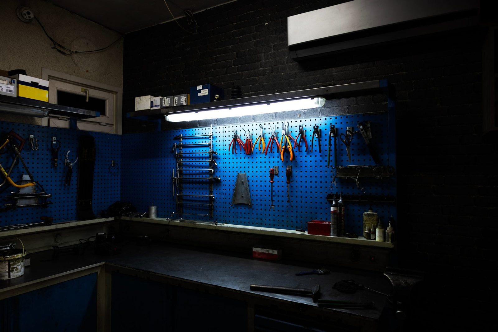 Work bench area of a car mechanic