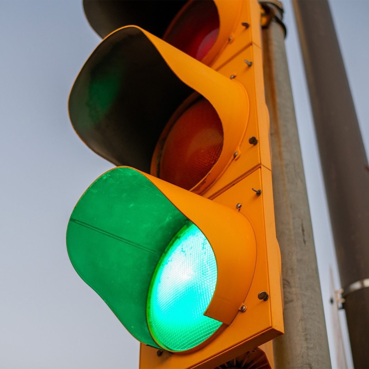 Could More Green Lights Be the Key To Slowing Drivers Down?