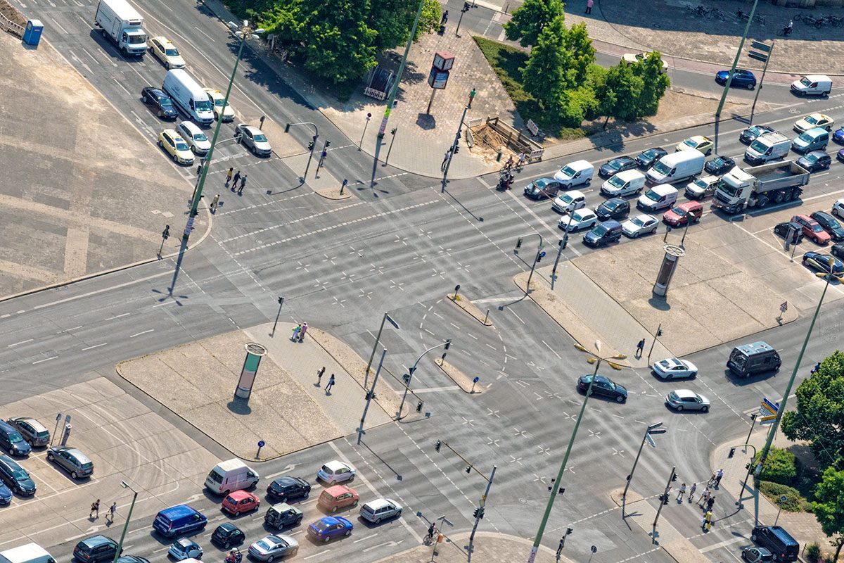 The Ultimate Guide to Right of Way Laws While Driving