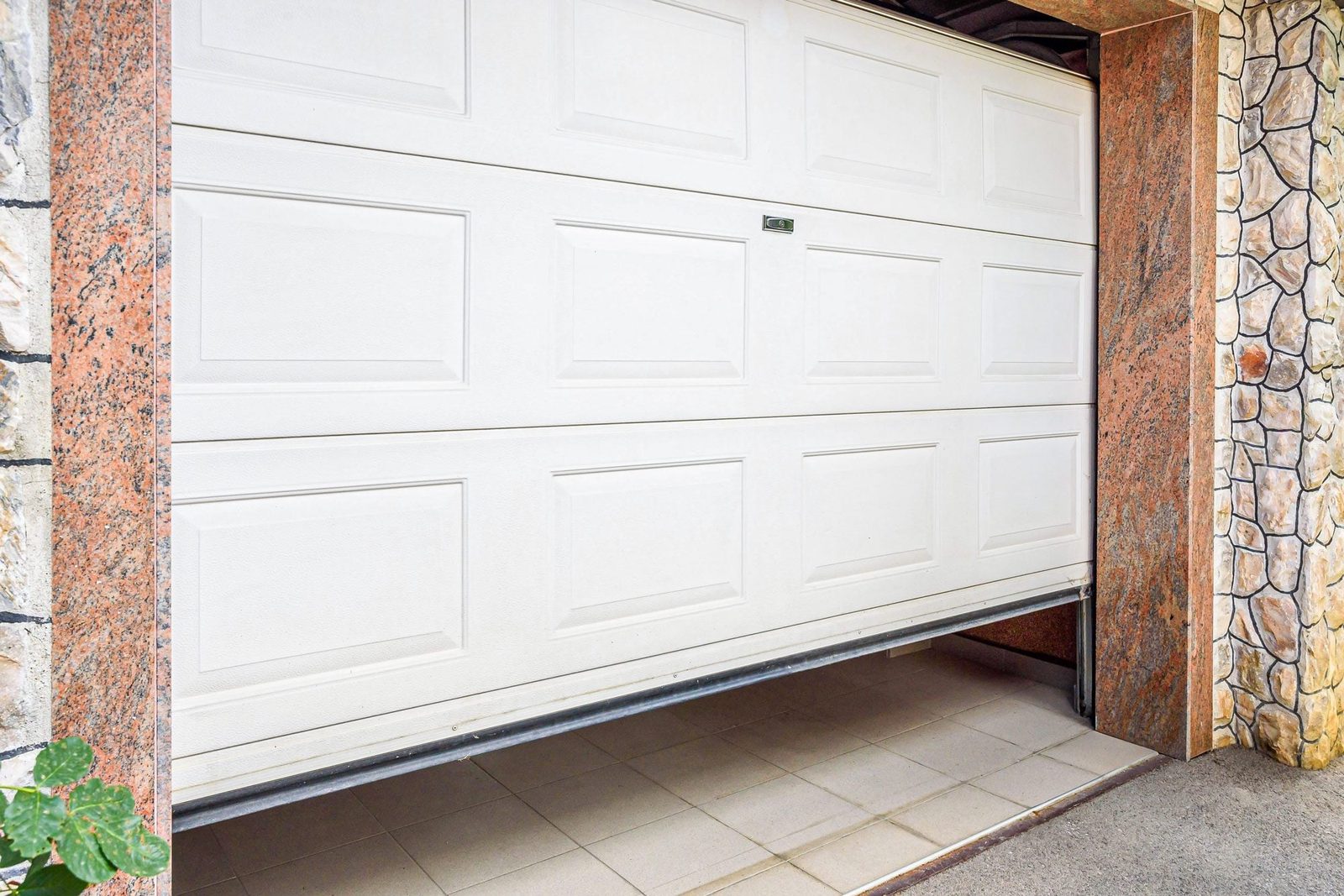 What To Do If Your Garage Door Opens By Itself