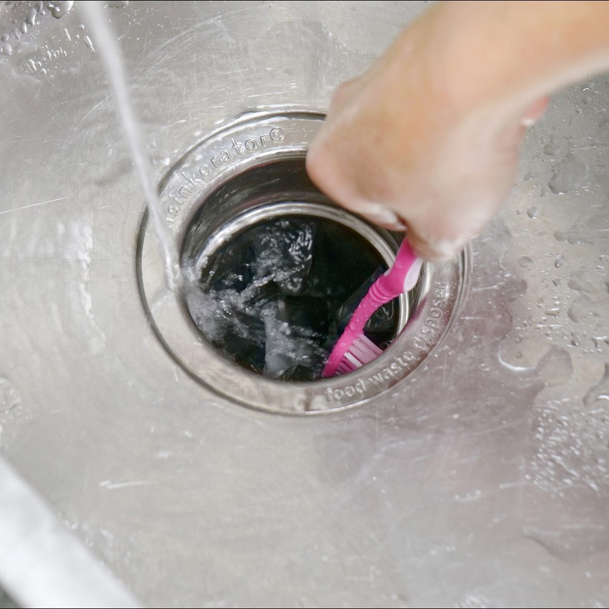 How To Clean A Garbage Disposal Fhmps23 Pk 12 19 Cleangarbagedisposal Lede A