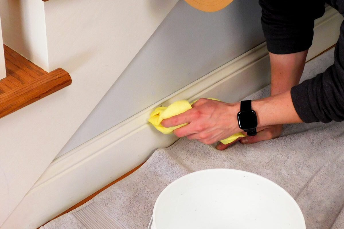 How to Clean Baseboards