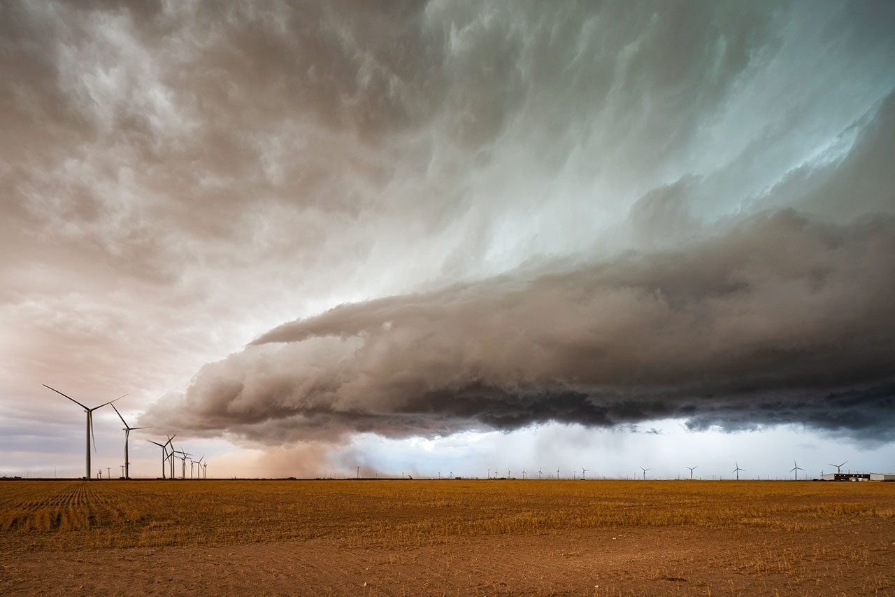 A supercell event, a severe warning storm, a layer of clouds just above the horizon
