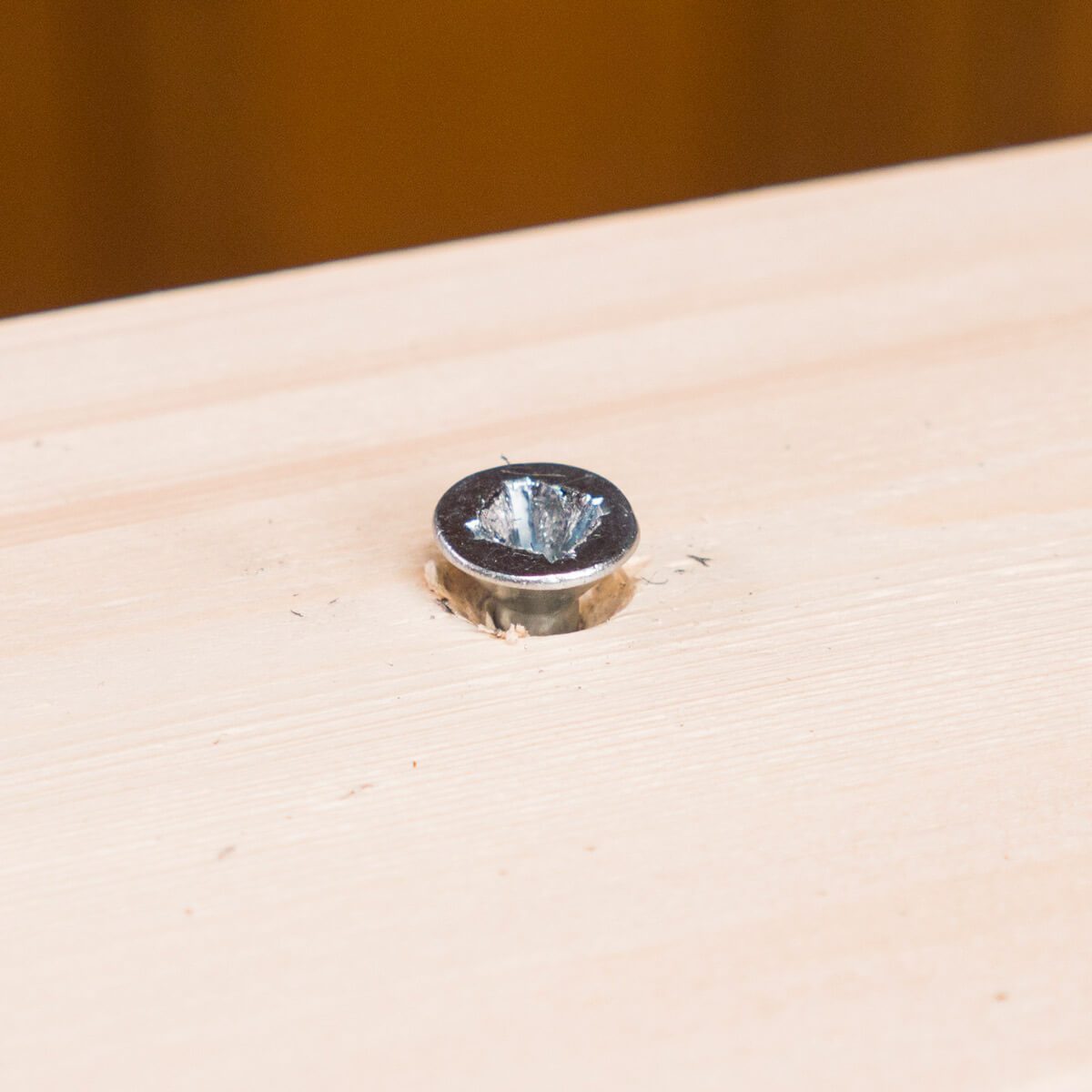 Stripped Screw Hack: Use a Rubber Band to Grip Stripped Screws