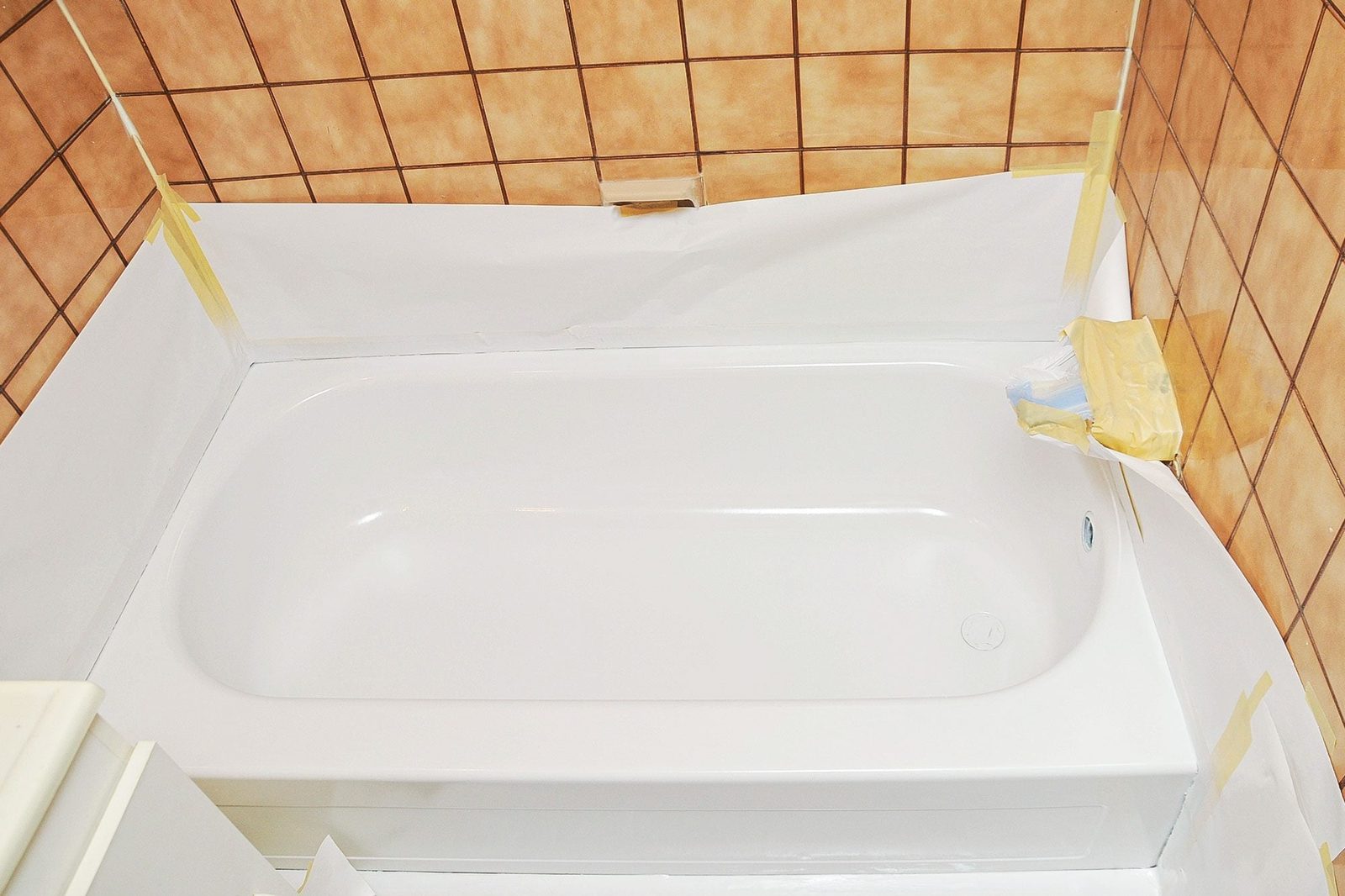 What To Know About Reglazing a Tub
