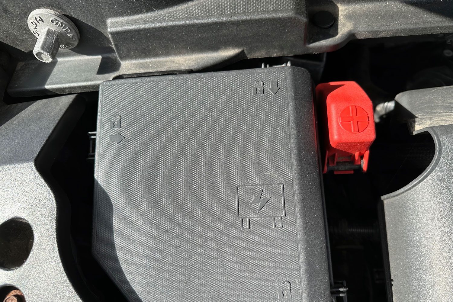 What Are Remote Battery Terminals on a Car?