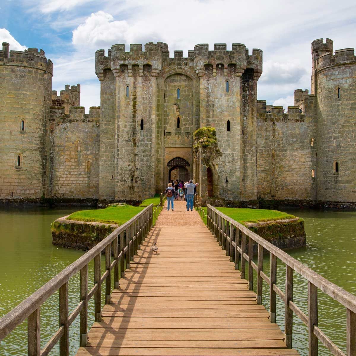 What's the Difference Between a Castle and a Palace