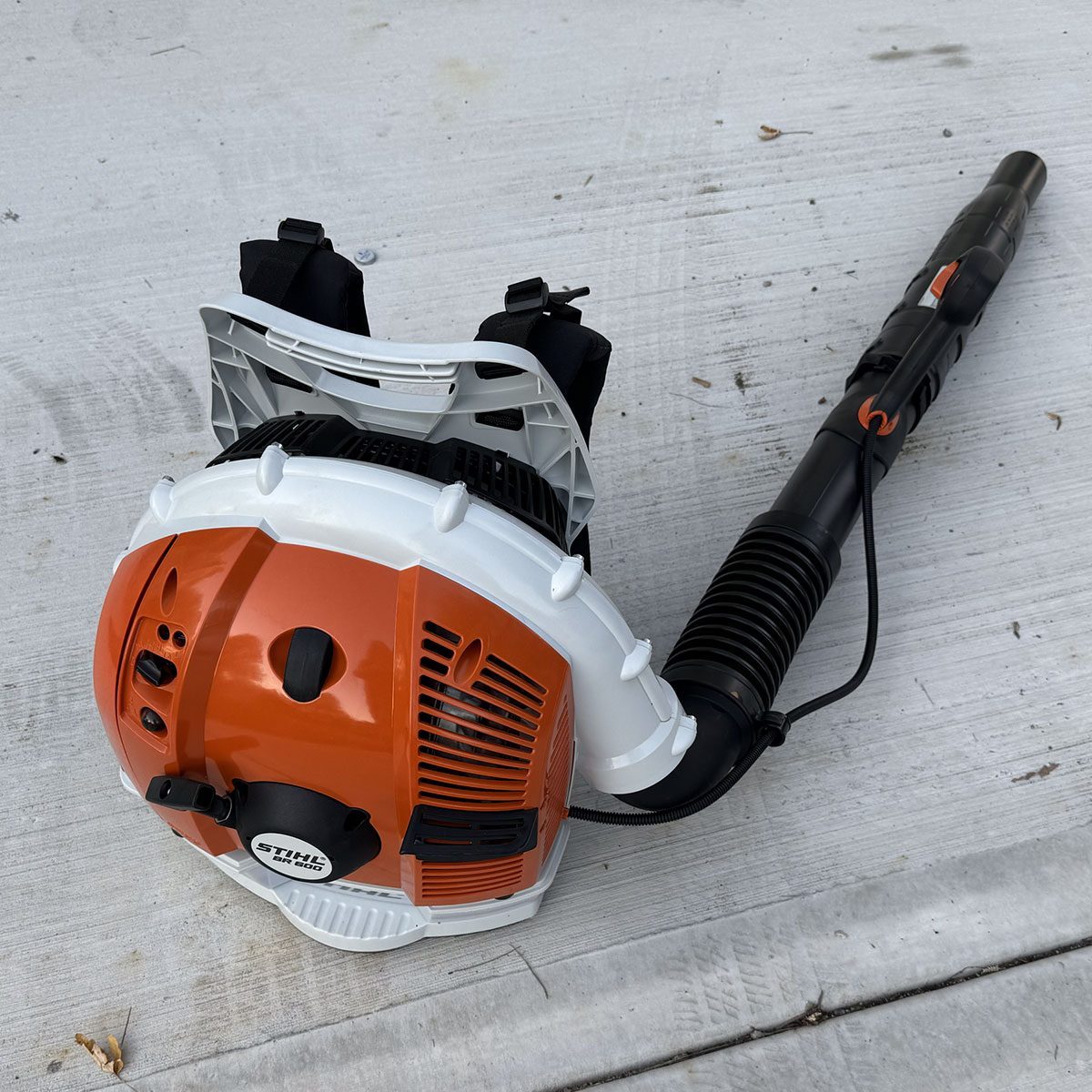 We Tried the Stihl BR 600 Backpack Blower, and It's a Must-Have for Fall Cleanup