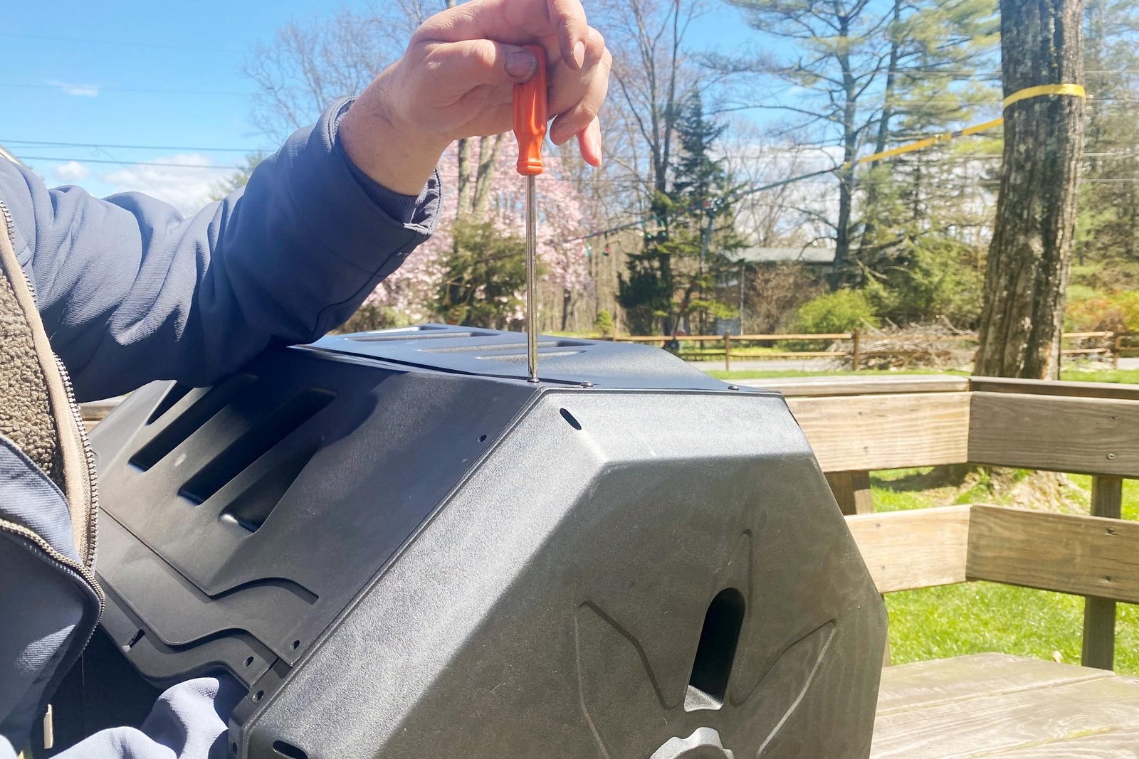 Vivosun Compost Bin Review: Is It the Best Compost Bin for Outdoors?