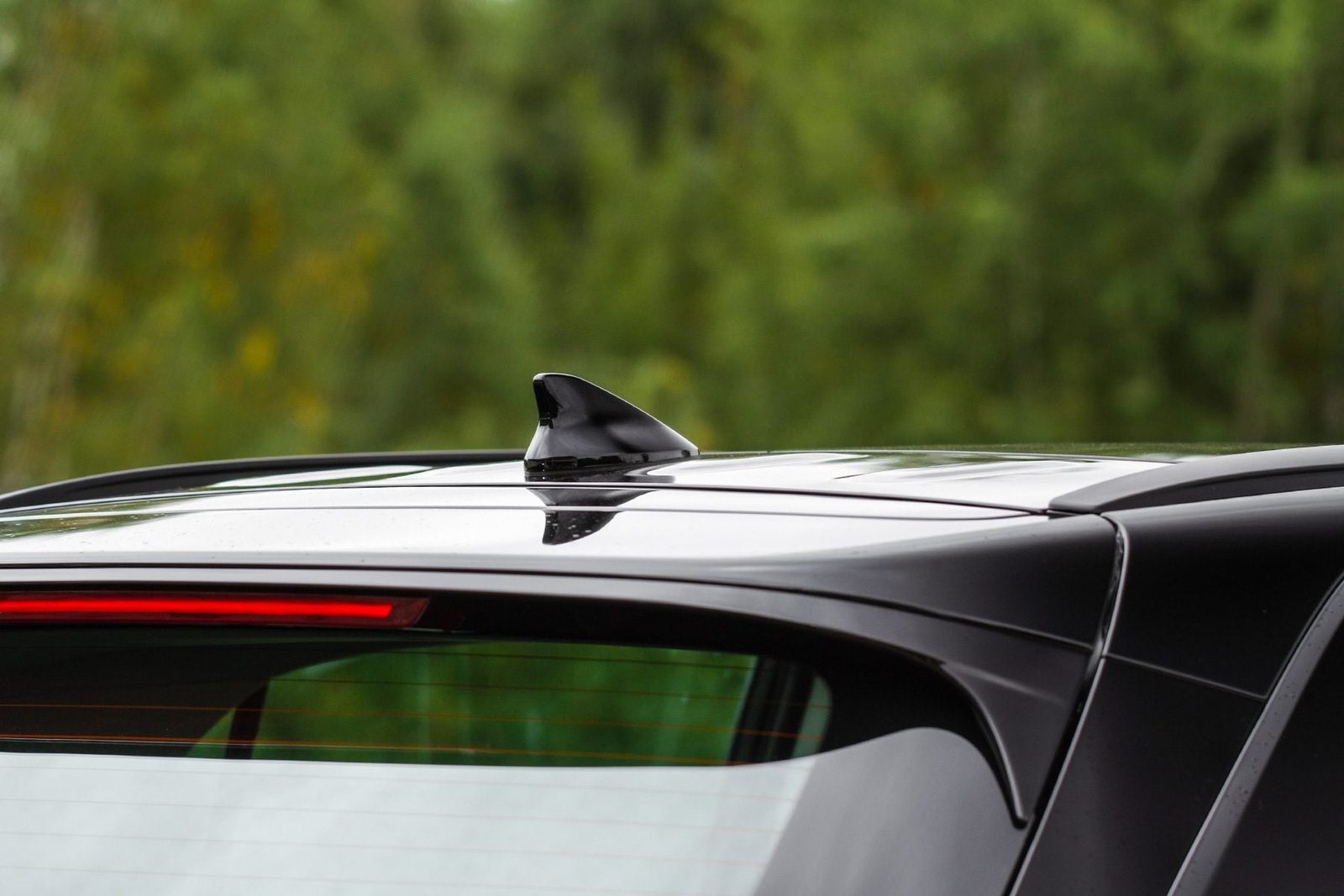 Here's What the Shark Fin On Cars Is For