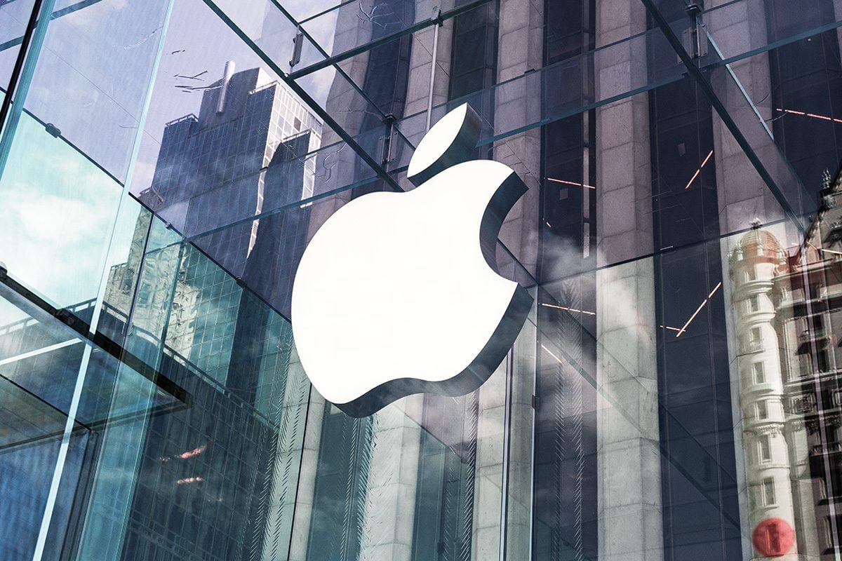 Glass building of the Apple Store with huge Apple Logo
