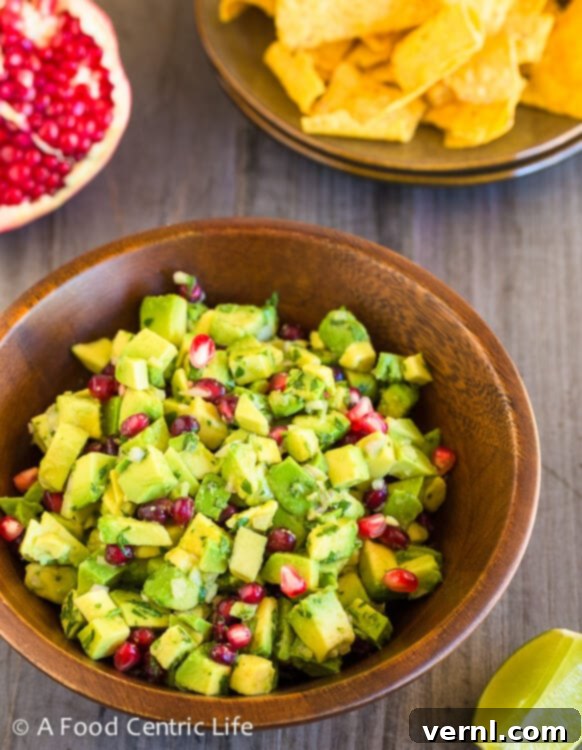 Δροσερό Γουακαμόλε Ροδιού 2 Guacamole Αβοκάντο και Ρόδι | AFoodCentricLife.com