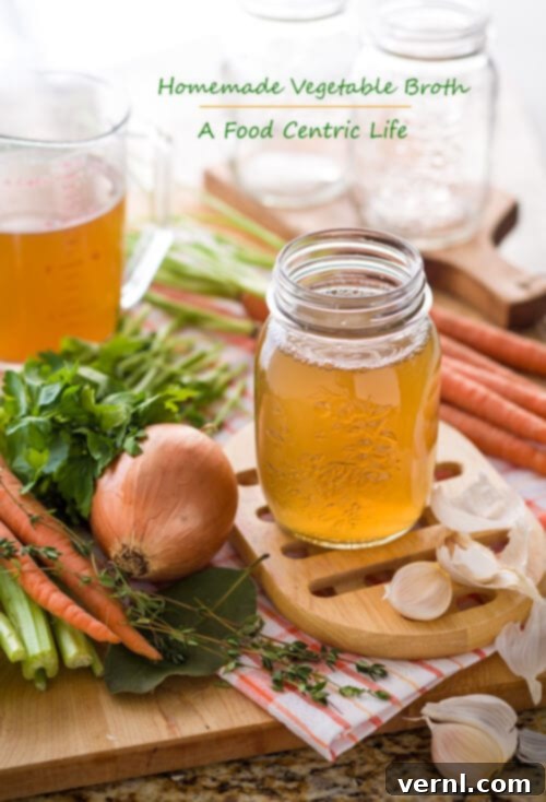 Σπιτικός Ζωμός Λαχανικών | A FoodCentricLife.com