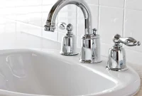 Paslı Krom Banyo Armatürlerine Veda Edin: 3 Şaşırtıcı Çözümle Parlatın