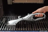 Steam Grill Brush Melts Away Stuck Food