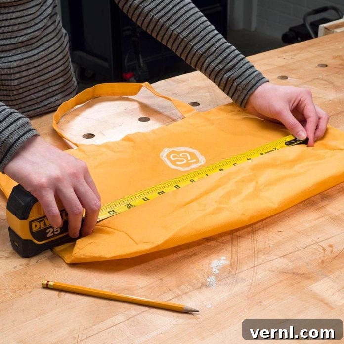 Fortify Your Reusable Grocery Bags 3 Reusable grocery bag showing where the plywood base will go