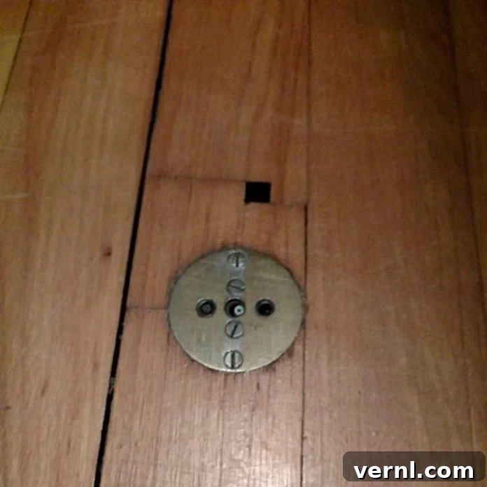 Servant Floor Button