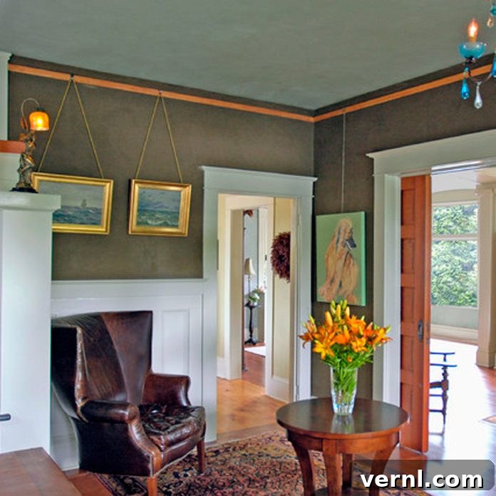 Picture Hanging Molding