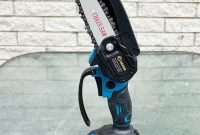 Saker Cordless Mini Chainsaw: One-Handed Power