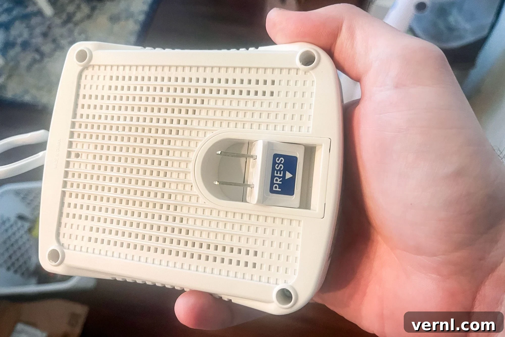 30,000+ Users' Secret Weapon: The Eva-Dry Mini Dehumidifier for Musty Closets 3 Eva Dry Mini Dehumidifier