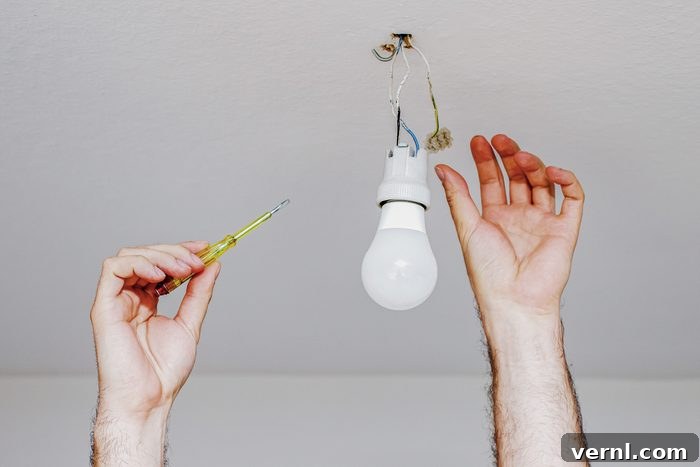 How To Remove A Broken Light Bulb 