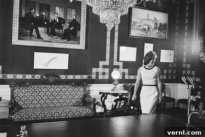Own a Piece of Camelot: JFK and Jackie Os Historic DC Home Lists for 7.5 Million 2 Jfk And Jackie O's Mansion On Sale Gettyimages 515019574