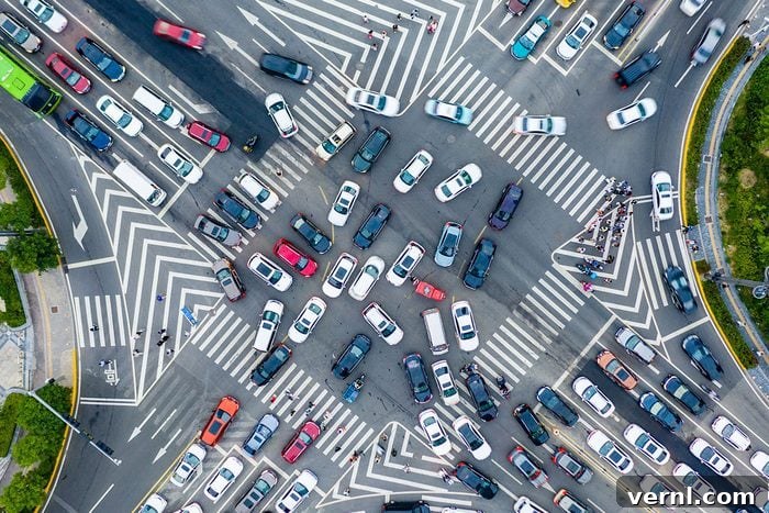 Red, Yellow, Green... and Beyond: The Future of Traffic Signals 2 Conceptual image of a traffic light with a white indication