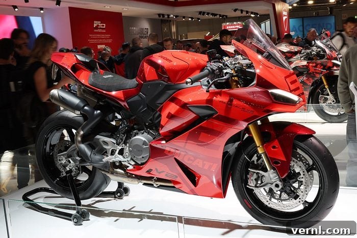 Ducati Faces Recall: Over 1,000 Bikes at Risk of Wheel Lockup 2 Ducati Wheels Locking Recall