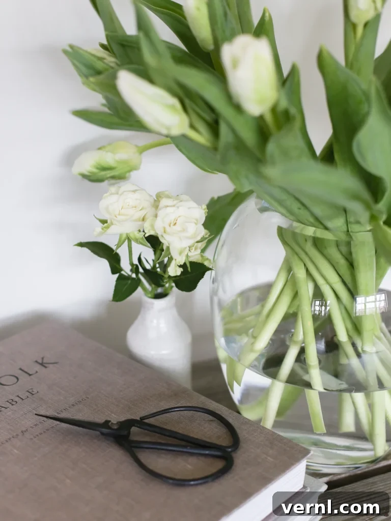 Choose the Right Vase for Your Flowers: Shape, Size & Style 4 img 825 3